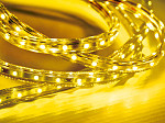 FITA LED 2,5W 30 LEDS/M 5M 12V COM FONTE AUTOVOLT IP20 AMARELA