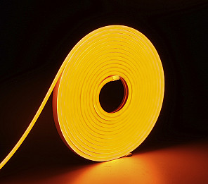 FITA LED NEON FLEX TASCHIBRA 8W 120 LEDS/M 5M 12V COM FONTE AUTOVOLT IP65 LARANJA